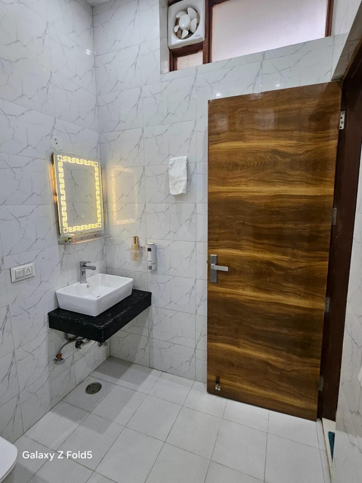 مبيت وإفطار نويدا الكبرى Ashirwaad 249 المظهر الخارجي الصورة