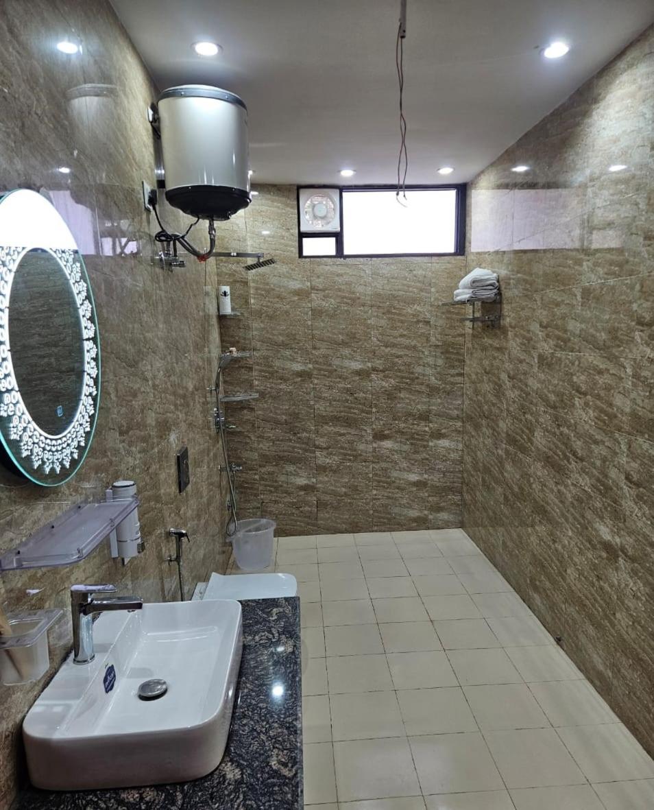 مبيت وإفطار نويدا الكبرى Ashirwaad 249 المظهر الخارجي الصورة